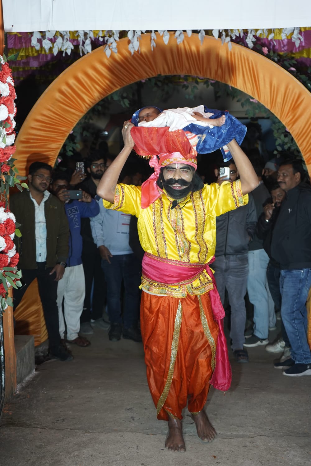 Vasudeva travels to Gopapura with Lord Krishna